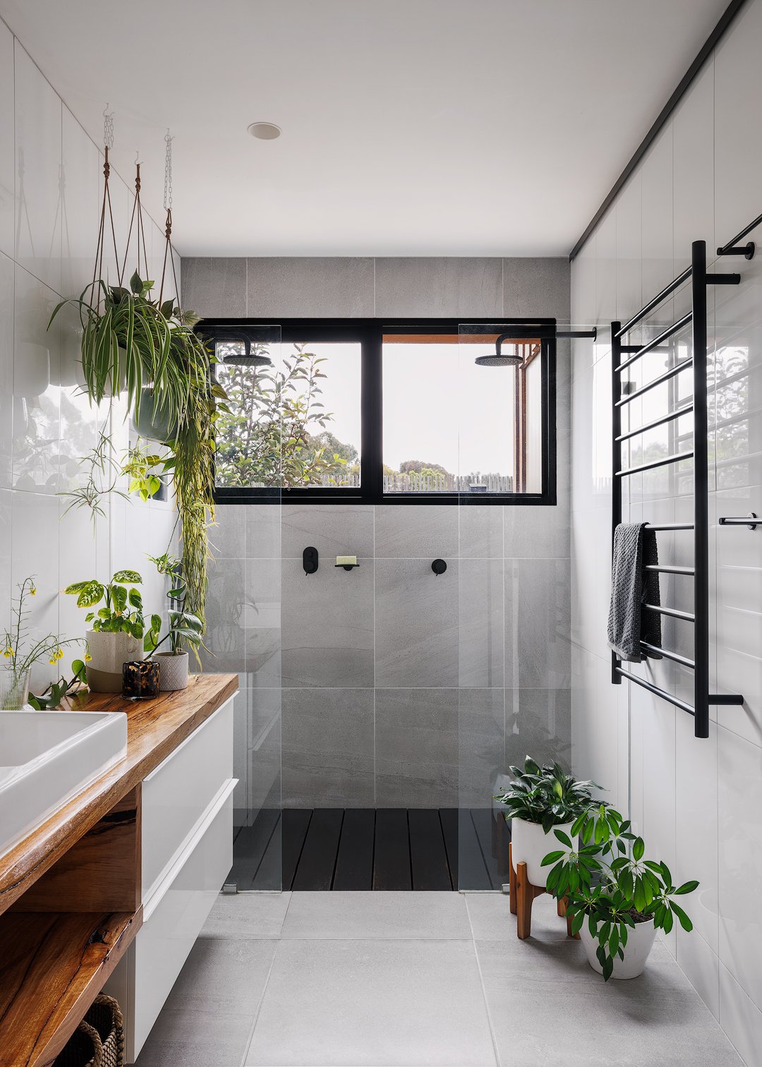 image.title Modern Bathroom Design: Keep It Clean and Functional - US Granite